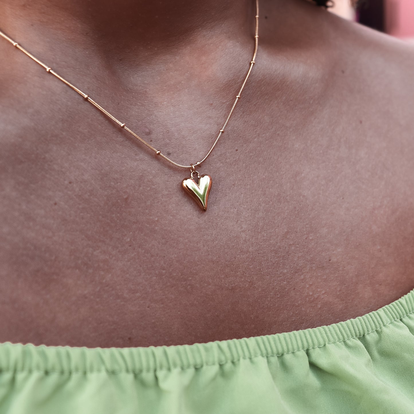 Necklace heart satelitte